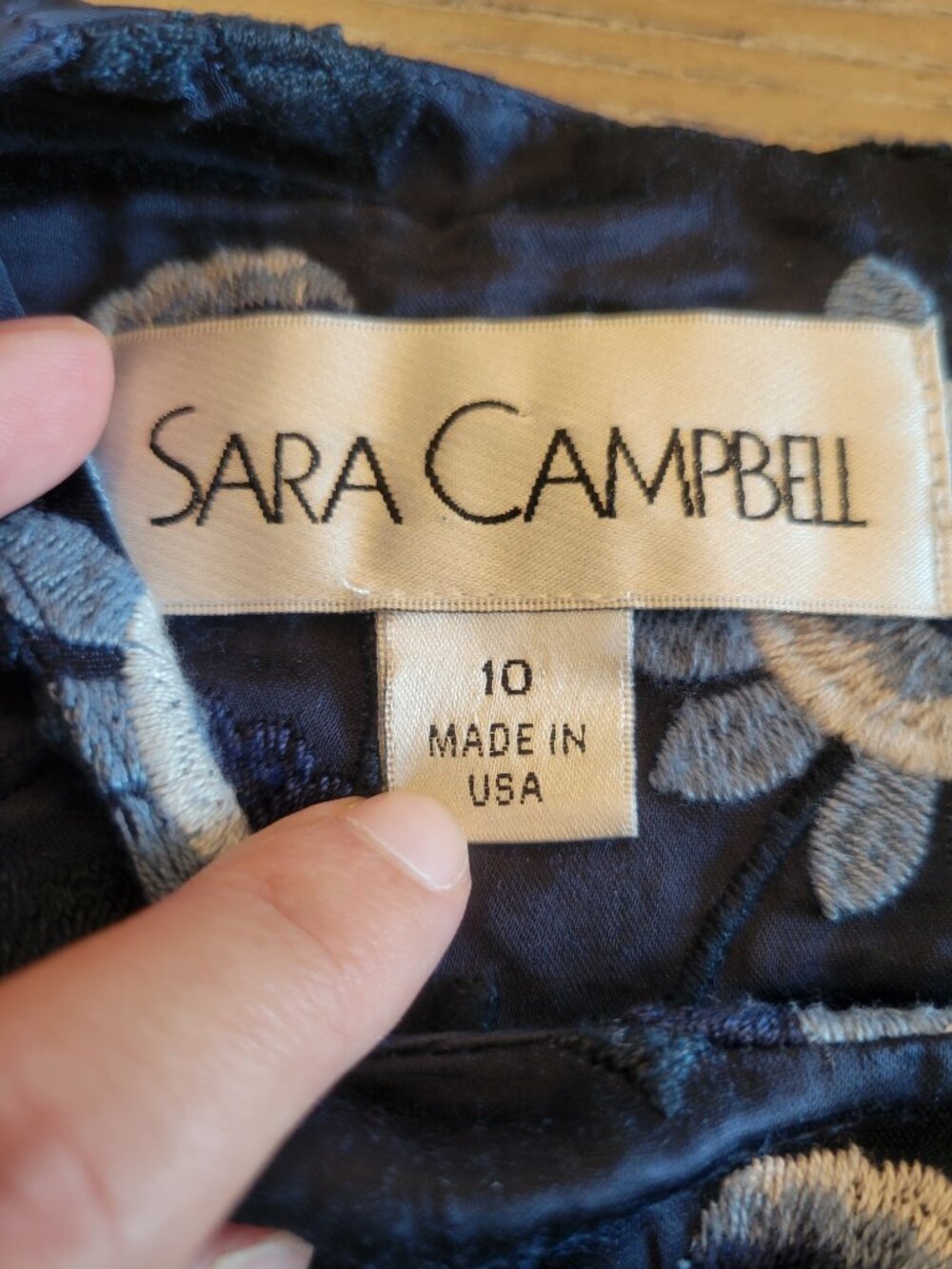 Sara Campbell Blue Embroidered Floral Bemberg Sheath Dress Made USA Sz 10 - Picture 4 of 7